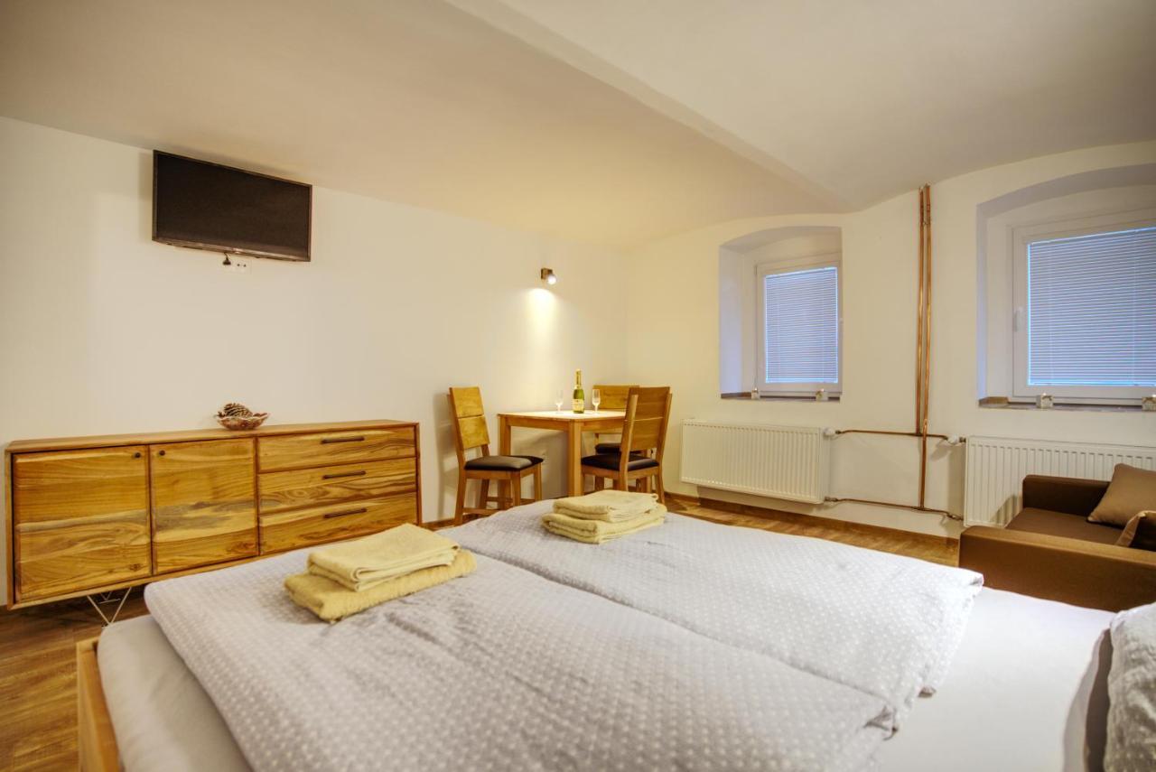 Apartmanek Mezi Kopci Apartment Jachymov Exterior photo